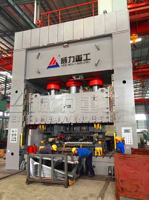 陕汽汽车保险杠模压成型金年会官方客服端下载
