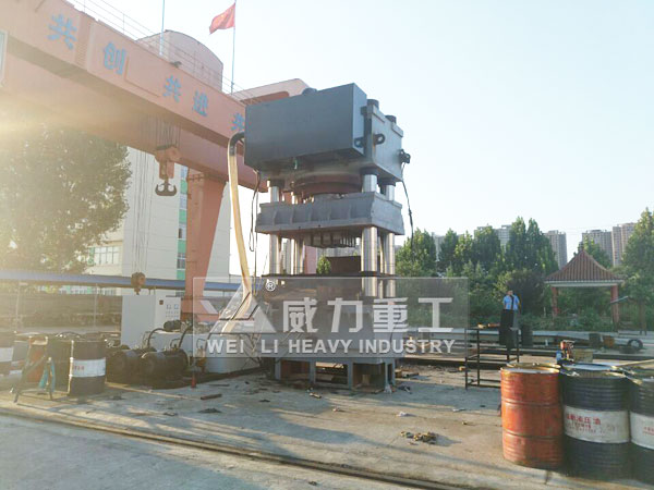 新能源汽车门成型压力机